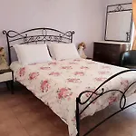 Ligeia Bedrooms Konukevi