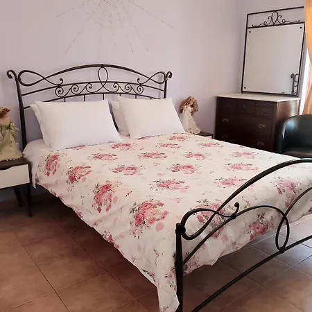 Ligeia Bedrooms Гостевой дом