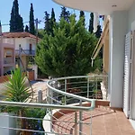 Ligeia Bedrooms بيت ضيافة 3*
