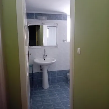 Ligeia Bedrooms 3*