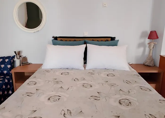 Ligeia Bedrooms בית הארחה נאפפליו