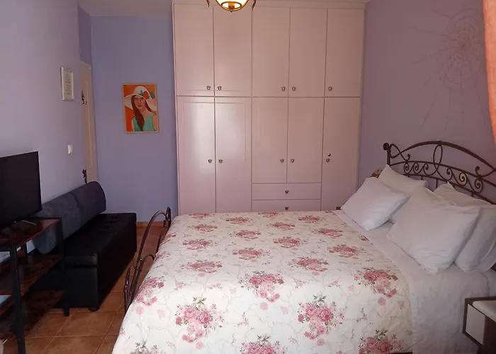 Ligeia Bedrooms נאפפליו