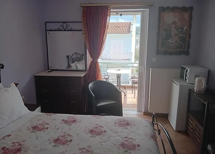 Ligeia Bedrooms בית הארחה 3*